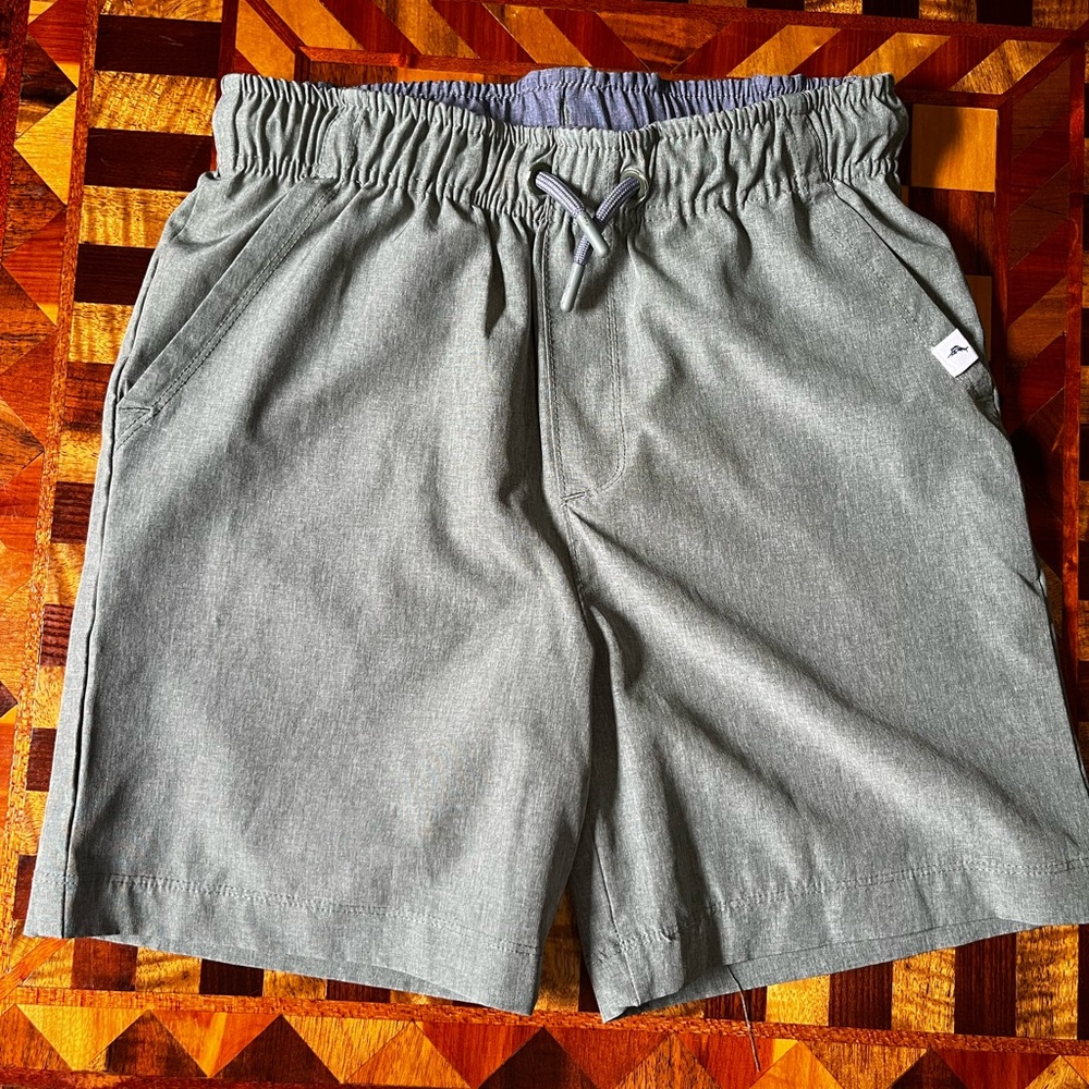 Tommy Bahama boys active shorts